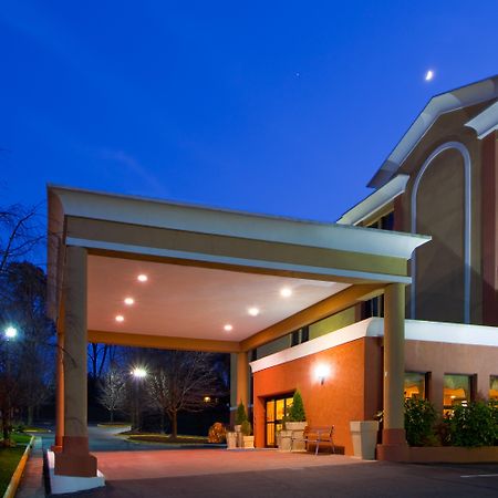 Holiday Inn Express Fairfax-Arlington Boulevard By Ihg Exterior photo
